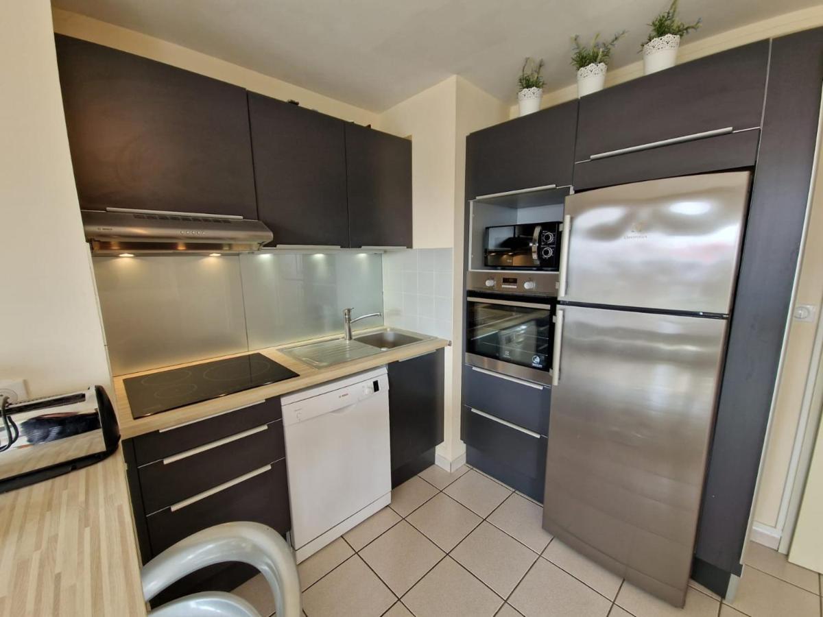 Appartement Avec Piscine, Tennis & Balcon, Centre-Ville Chatelaillon-Plage, 6 Pers, 2 Ch - Fr-1-706-17 المظهر الخارجي الصورة
